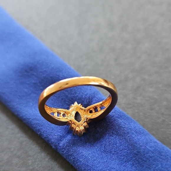 Blue Topaz Ring. Size 10 - Picture 4 of 6